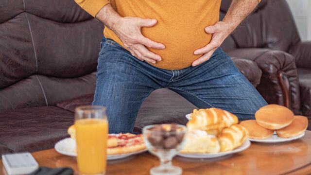 Снимка: Преяждане по празниците: Какво да направите, за да облекчите стомаха