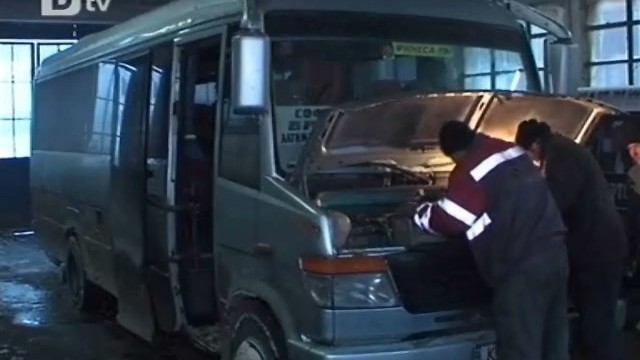 Снимка: Пътници мръзнаха цял ден заради повреден автобус