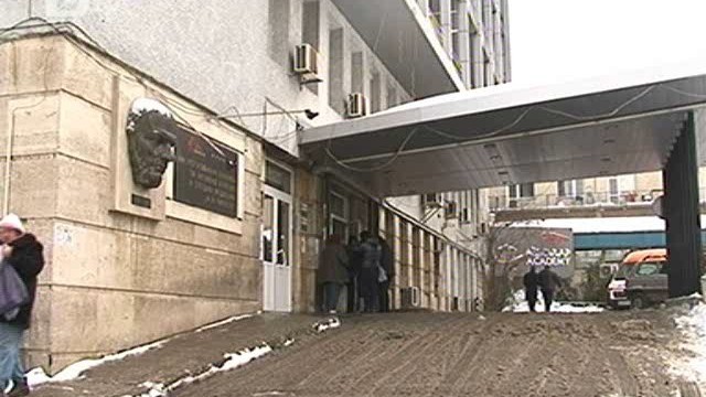 Снимка: Пострадалият от висулка в София вече е в съзнание