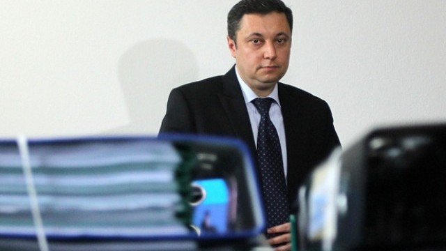 Снимка: Яне Янев обвини 16 кметове в злоупотреби