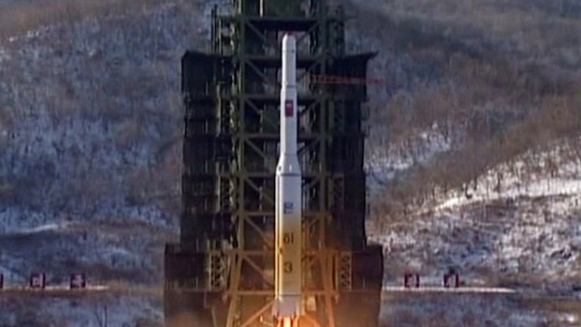 Снимка: Северна Корея изстреля две балистични ракети към Японско море