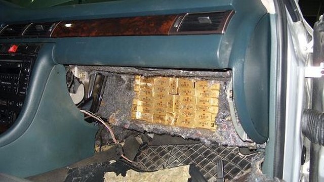 Снимка: Митничари откриха 65 000 къса контрабандни цигари у румънци