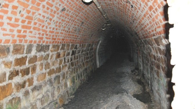 Снимка: Испания разкри мащабен подземен тунел за трафик на хашиш от Мароко