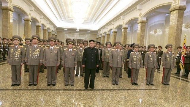 Снимка: Северна Корея чества рождения ден на Великия вожд