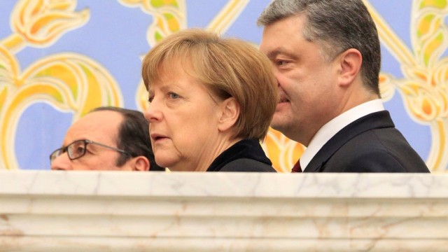 Снимка: Порошенко, Оланд и Меркел настояват за спазване на договореностите от Минск