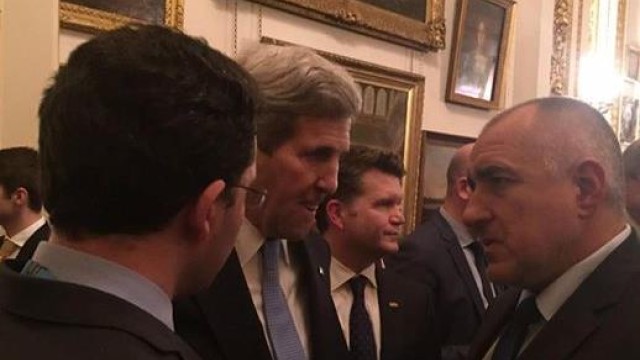 Снимка: Борисов си е говорил с Кери на прием във Великобритания