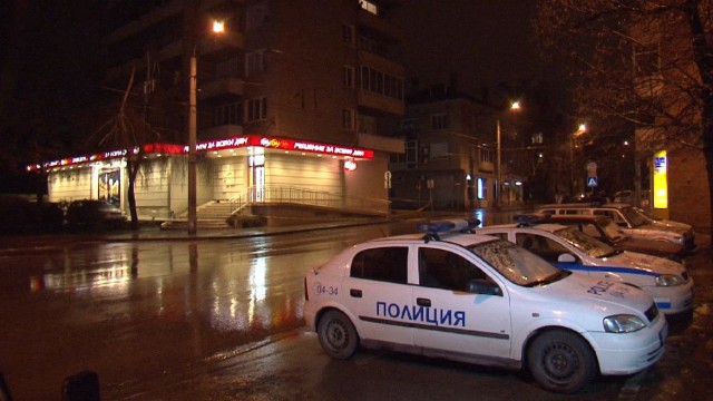 Снимка: Антитерористи обезвредиха съмнителен пакет във Велико Търново