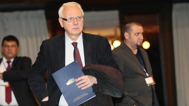Снимка: Велизар Енчев предлага референдум за задължителна казарма