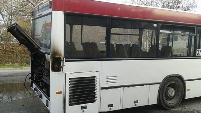 Снимка: Градски автобус се запали в Пловдив