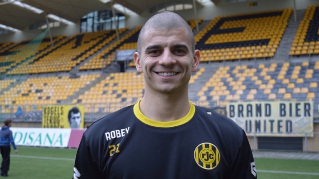 Снимка: Симеон Райков дебютира за 