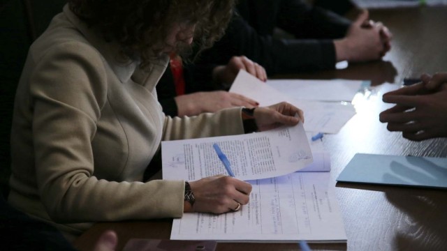 Снимка: Наплив от партии в последния ден за регистрация в ЦИК