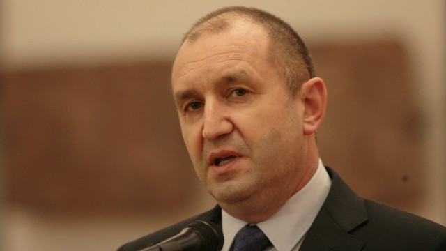 Снимка: Румен Радев за урана във водата: Това е повторение на синдрома „Чернобил”