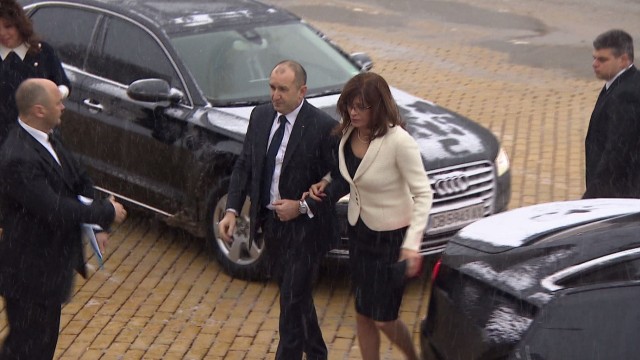 Снимка: Охранявана ли е първата дама Десислава Радева се оказва държавна тайна