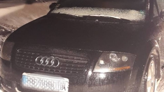 Снимка: Телата на мъж и жена са открити с прострелни рани в кола в Пампорово