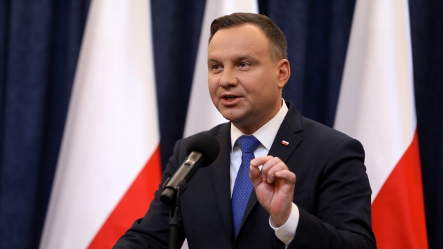 Снимка: Полският президент прати в Конституционния съд  спорния закон за Холокоста 