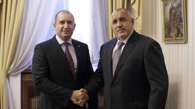Снимка: Напрежение от двете страни на „Дондуков”: Двамата първи мъже влязоха в директен сблъсък (ОБЗОР)