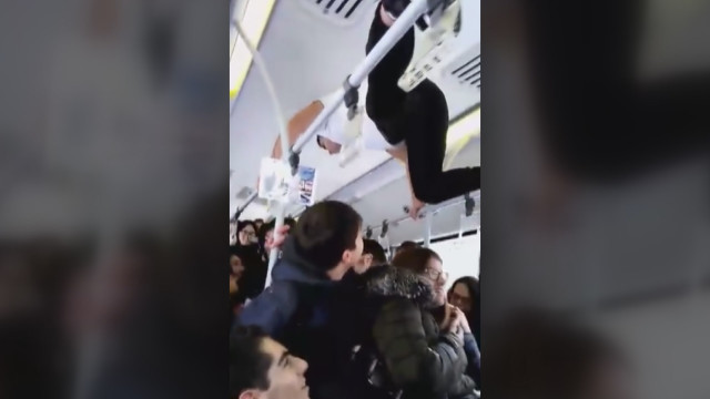 Снимка: Кондуктор в Пловдив стана хит в социалните мрежи