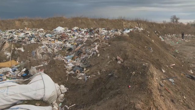 Снимка: Боклук с неясен произход е открит в Червен бряг  