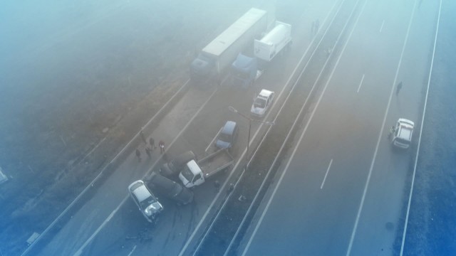 Снимка: АПИ за верижната катастрофа на АМ „Струма“: Не е имало лед 