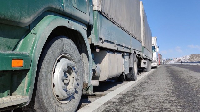 При проверка на „Гюешево“: Задържаха над 2 тона кисело мляко от Северна Македония