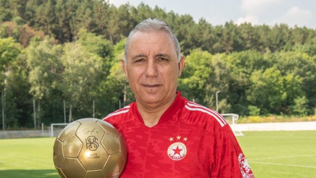 Снимка: Стоичков за ЦСКА: Люлка на шампиони, повелител на гиганти 
