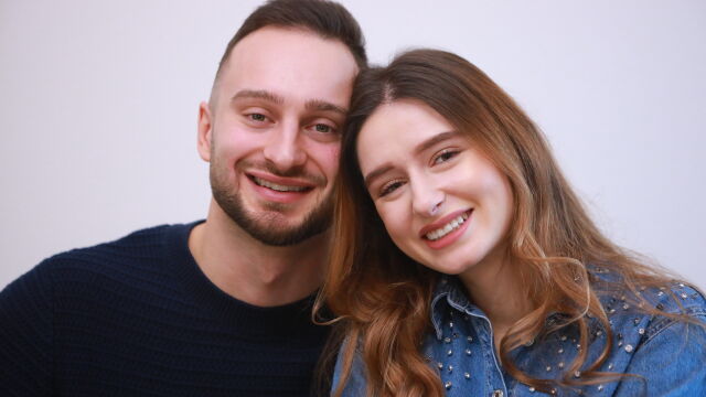 Снимка: Влюбени и успешни: 10 бързи въпроса към инфлуенсърите Радостин и Ива Кузманови (ВИДЕО)