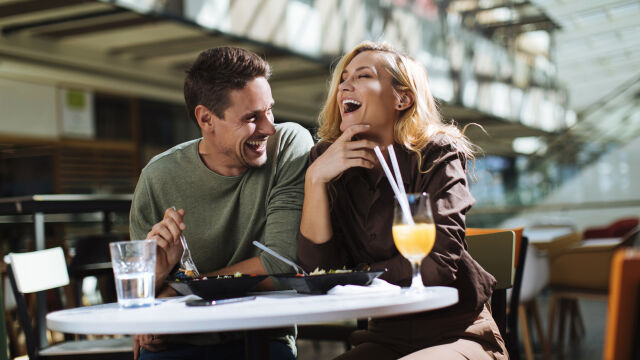 Снимка: Чарлз Дикенс ~ Болката при раздялата е нищо в сравнение с радостта при новата среща