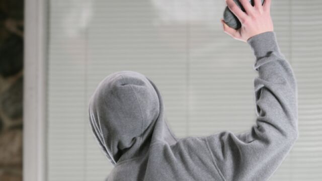 Снимка: Поредна вандалска проява спрямо клуб на българската общност в македонския град Битоля