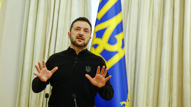 Президентът Доналд Тръмп разговаря с украинския президент Володимир Зеленски в
