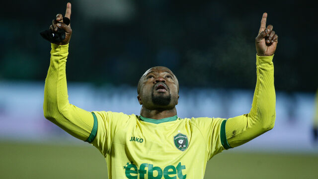 Снимка: Текпетей получил смъртни заплахи след като Лудогорец победи Левски 