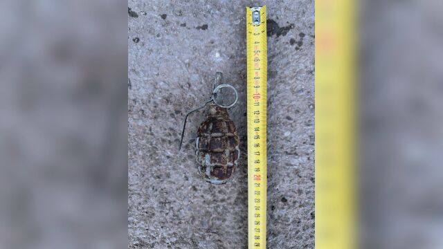 Снимка: Специализиран екип обезвреди ръчна граната, намерена в Самоков