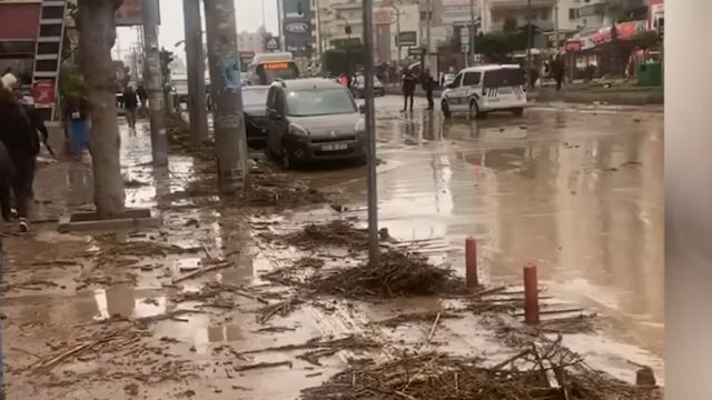 Снимка: Обилни валежи в Турция, има загинали