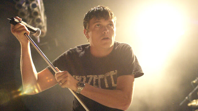 Снимка: Вокалистът на 3 Doors Down е починал на 47 години (СНИМКИ)