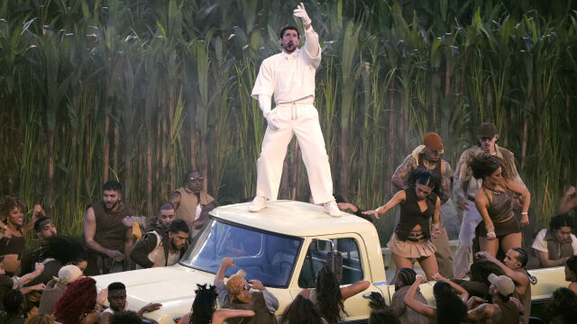 Снимка: Бед Бъни става революционер след Супербоул - назрява драмата 