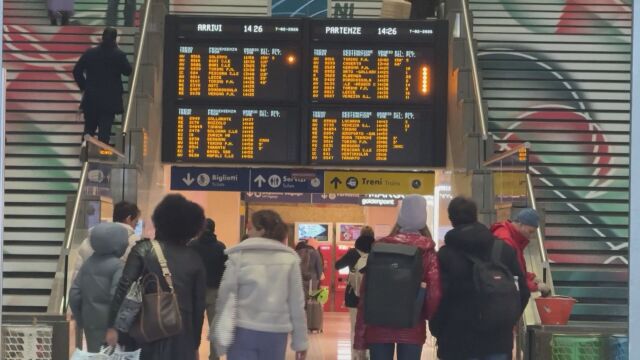 Снимка: Анархисти поеха отговорност за саботажа на железопътния транспорт на олимпийските игри