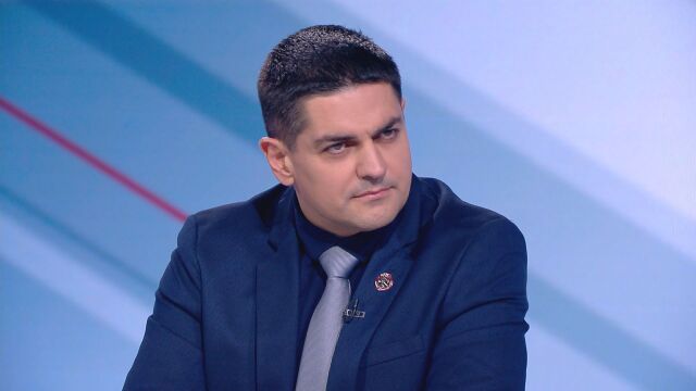 Радостин Василев за консултациите и Йотова: Не я приемам за човек, който би се борил срещу мафията, обградена от тази мафия