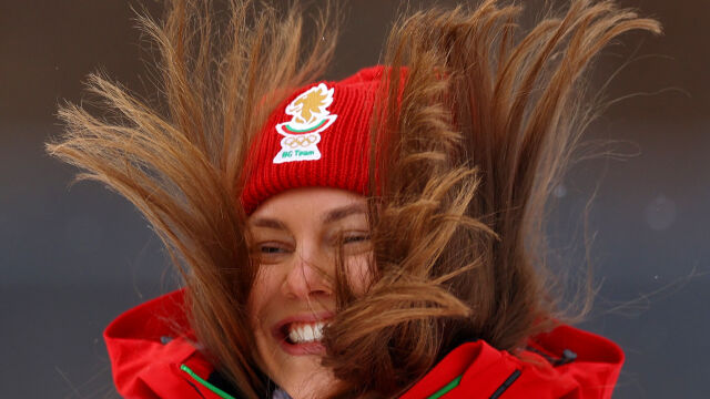 Снимка: Лора Христова полетя над Пирин (СНИМКИ)