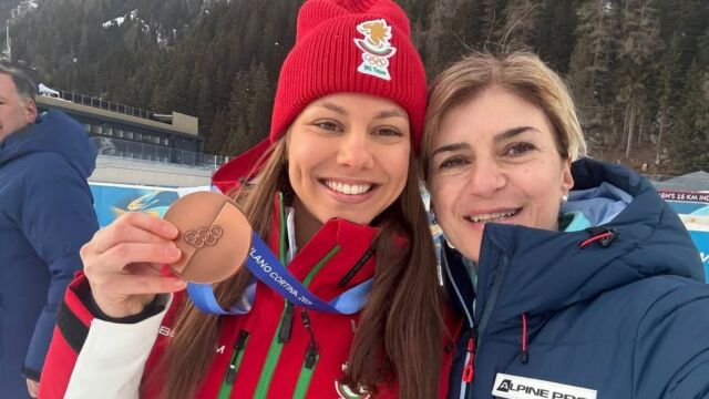 Снимка: Екатерина Дафовска пред bTV: Казах на Лора, че е най-красивата! 