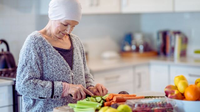 Снимка: 10 храни, които са забранени при химиотерапия