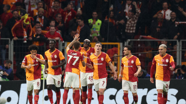 Снимка: Ювентус капитулира в Истанбул - отнесе 5 шамара от Галатасарай