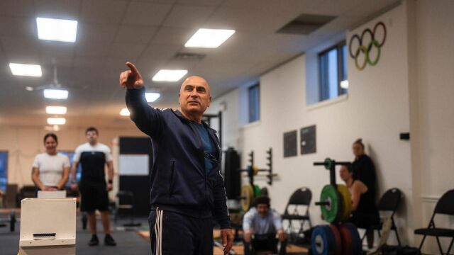 Снимка: „Родителите помнят Абаджиев, децата искат да са като Насар“