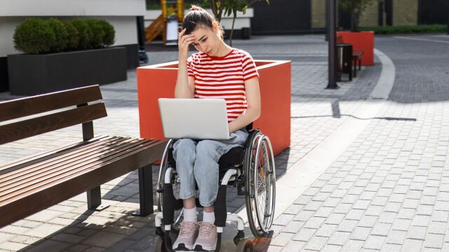 Снимка: Множествена склероза при млади хора: Ранни симптоми и има ли лечение