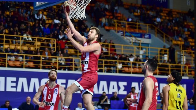 Снимка: Везенков показа кой командва!