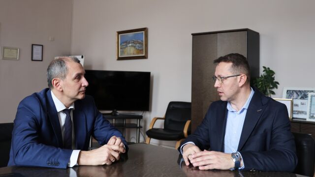 Снимка: Здравният министър не прие оставката на д-р Благомир Здравков, шеф на детската болница 