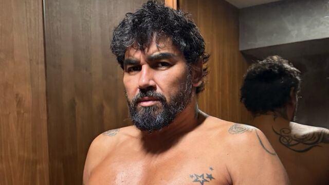 Снимка: Азис показа новите си гърди (СНИМКИ + ВИДЕО)