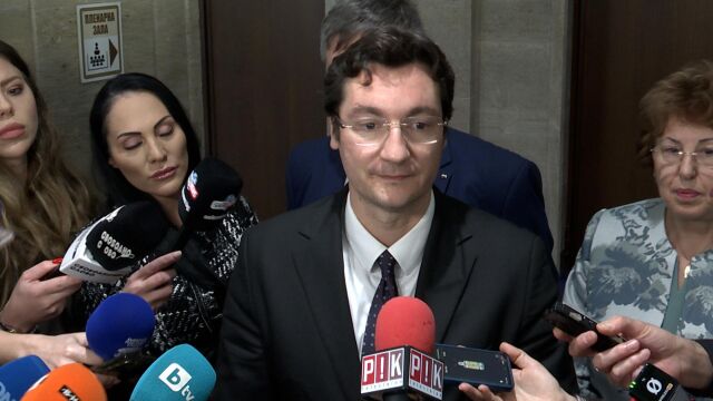 Снимка: Крум Зарков: Депутатите от БСП, отхвърлили ветото на президента Йотова, няма да са депутати в следващото НС