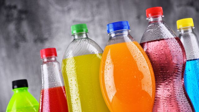 Снимка: Колко захар приемаме от газирани напитки?