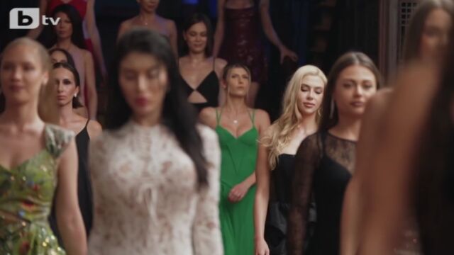 Снимка: Красиви тоалети, горещи танци и предизвикателства на коктейла в „Ергенът“, еп. 8 (ВИДЕО) 