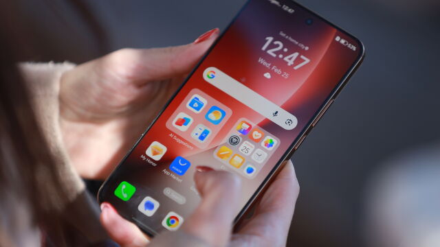 Снимка: Телефонът, който не се страхува от живота