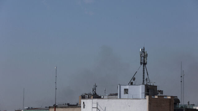 Сирени в Тел Авив: Иран отвърна с ракети